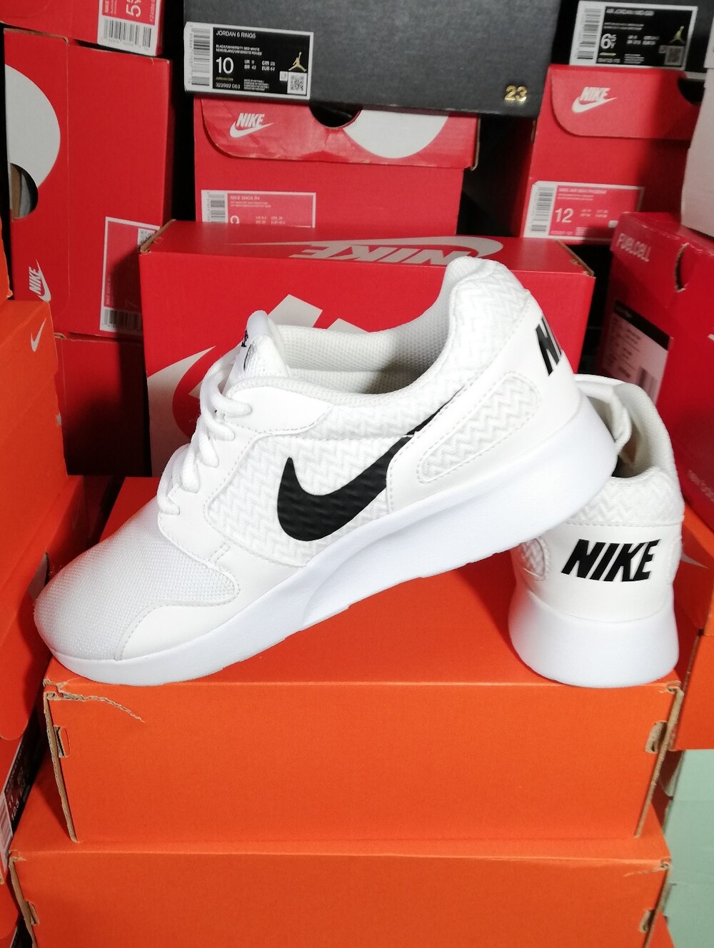 NIKE K*A*I*S*H*I WOMEN'S US SIZE 9 SIZE 9 BRAND NEW